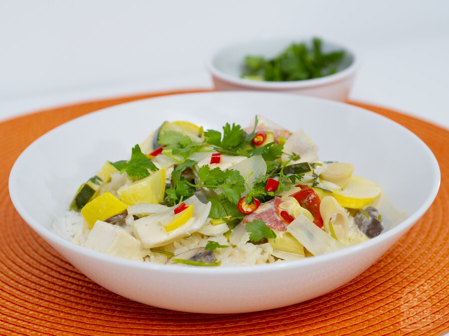 A big and hearty bowl of Vegan Spicy Thai Coconut Tofu Soup (Tom Khing Teahu ต้มขิงที่หู).