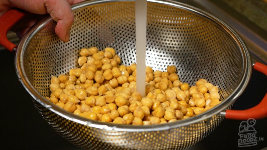 Washing soaked chickpeas